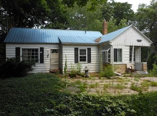 1368 Airport Rd, Norton Shores, MI 49444