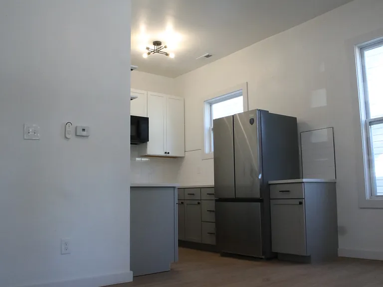 2109 Stansbury St — Photo 6