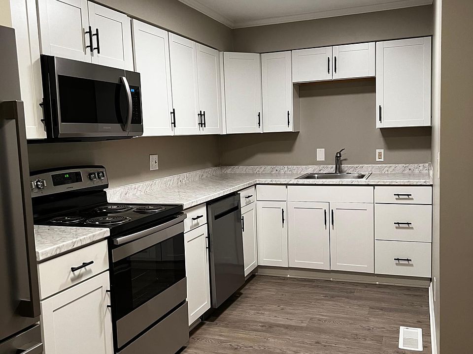 1st image of 3404 Stonehenge Sq