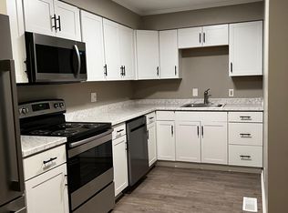3404 Stonehenge Sq, Roanoke, VA 24018