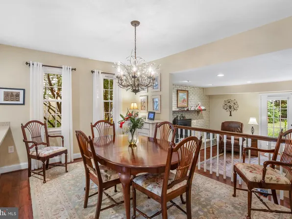 433 Yorkshire Dr, Severna Park, MD 21146