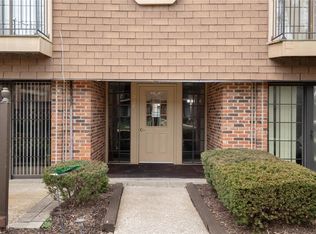 324 Chapel Ridge Dr APT F, Hazelwood, MO 63042