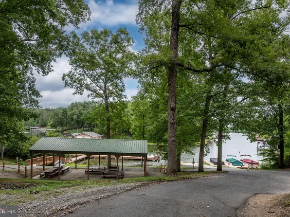70 Hickory Cir, Mineral, VA 23117