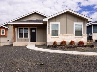 240 Pin Oak Way, Kerrville, TX 78028