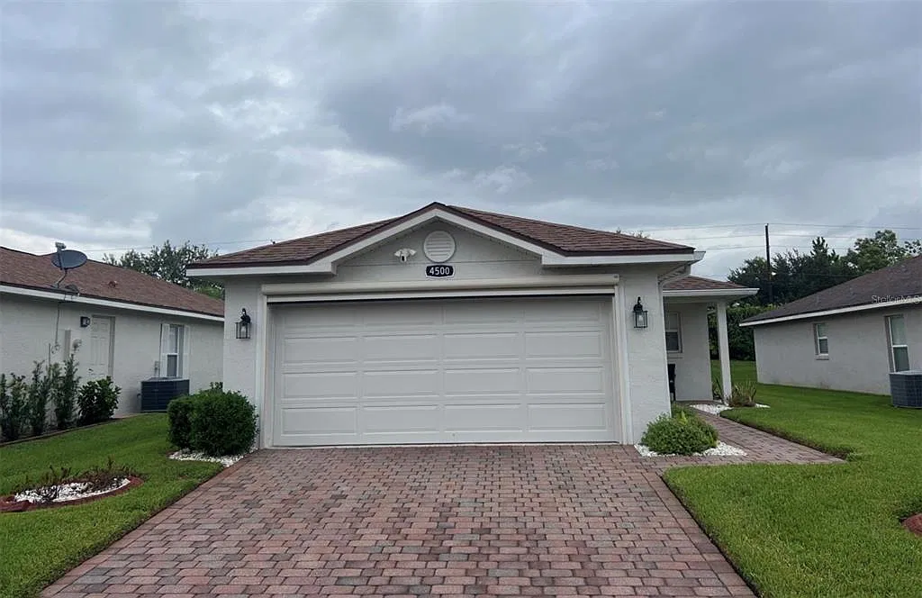 2 bed, 2.0 bath, 1083 sqft, $2,500 — Photo 1