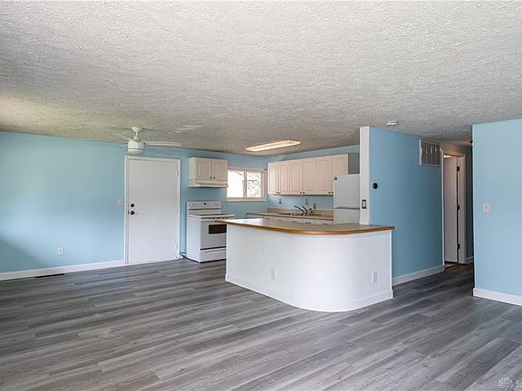 3rd image of 3846 Elmira Dr