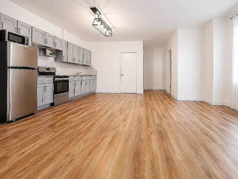 1136 Hancock St #3EE — Photo 2