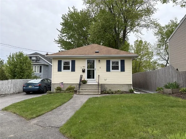 353 Massasoit Ave, East Providence, RI 02914