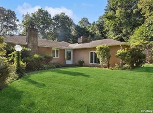 1986 Knollwood Rd, Muttontown, NY 11791