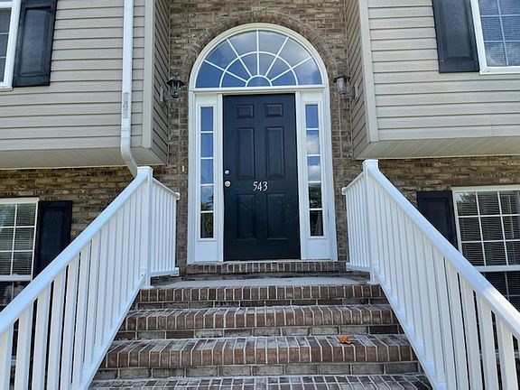 2nd image of 543 Edgerowe Ct