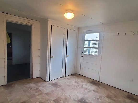 2nd image of 222 Chester St