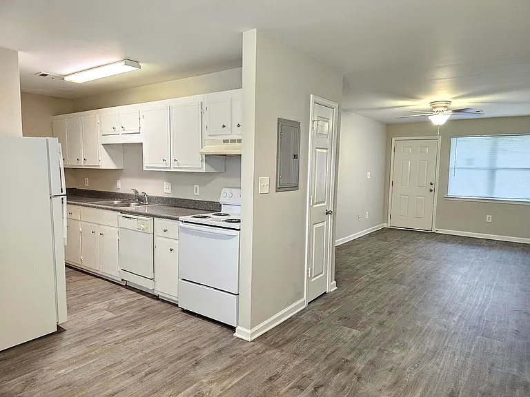600 Arizona Ave — Photo 2