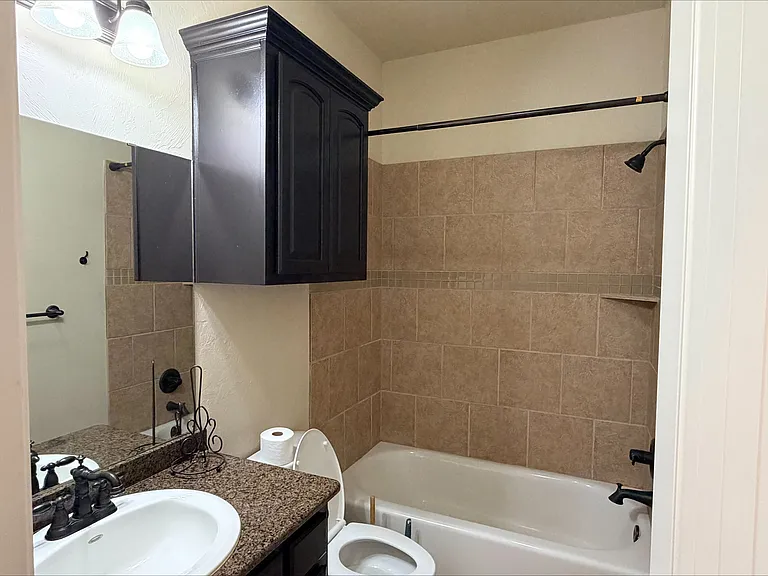 5702 NW Valor Ave — Photo 6