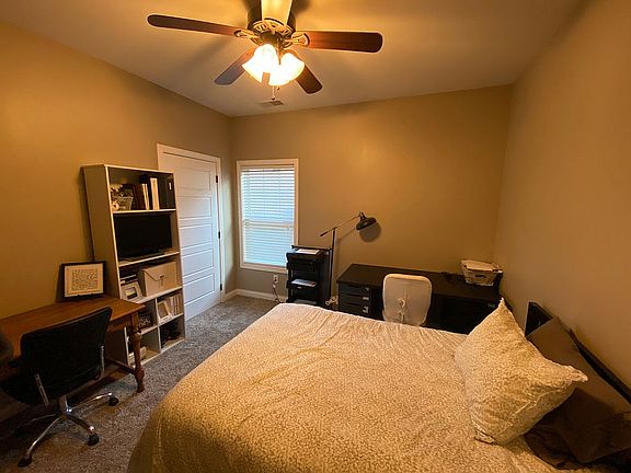 Middle Bedroom #2