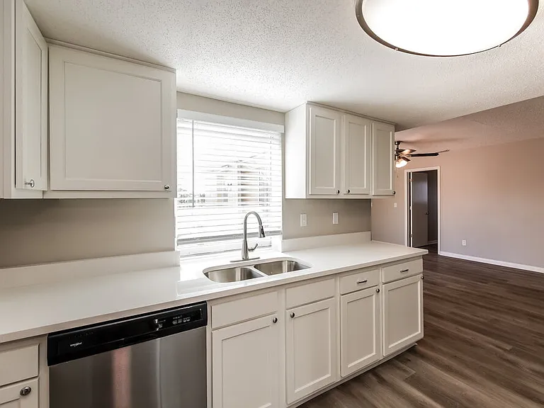 4336 Country Club Blvd — Photo 9