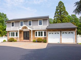 147 Harned Rd, Commack, NY 11725
