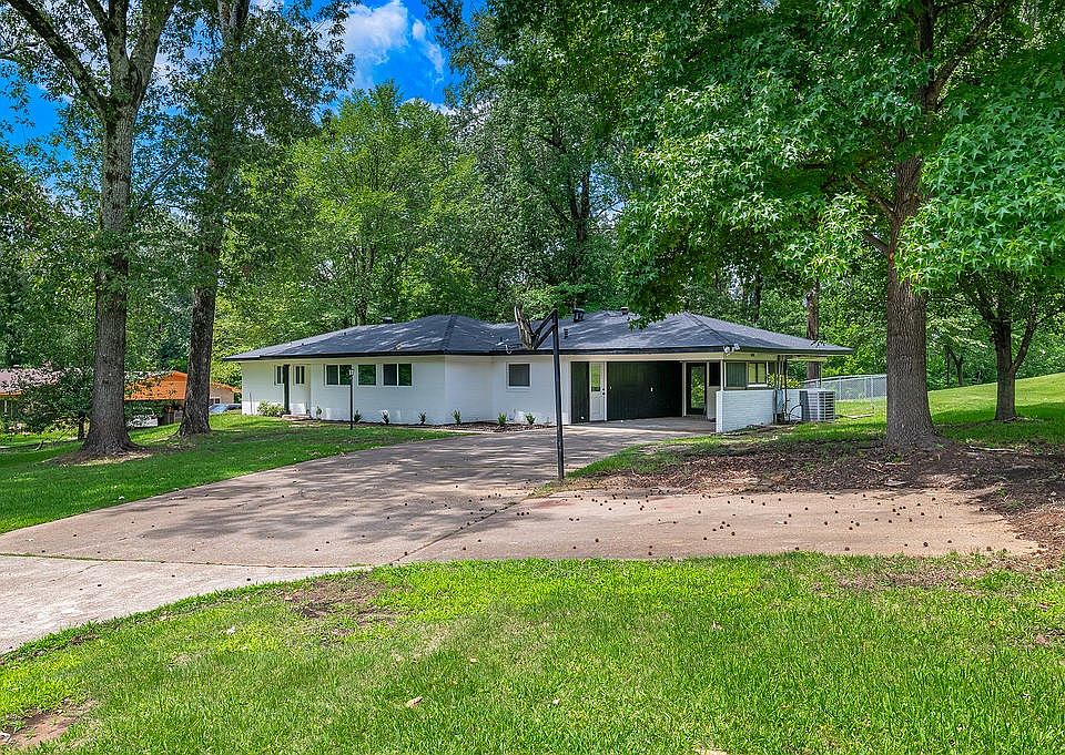 1st image of 18 Lake Forest Hls