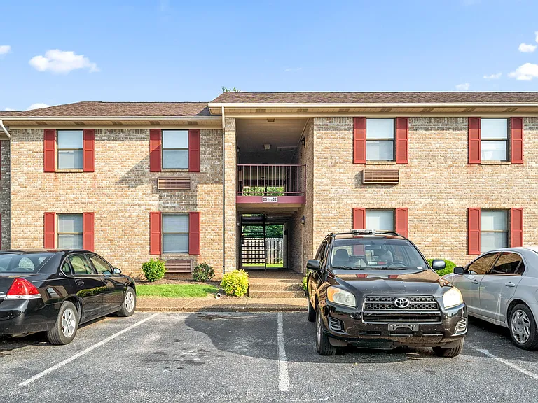 100 Laurel Cove Dr #24 — Photo 2