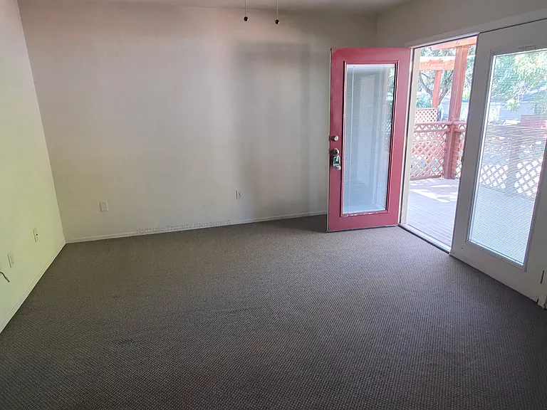 2657 Lakeshore Blvd #6 — Photo 1
