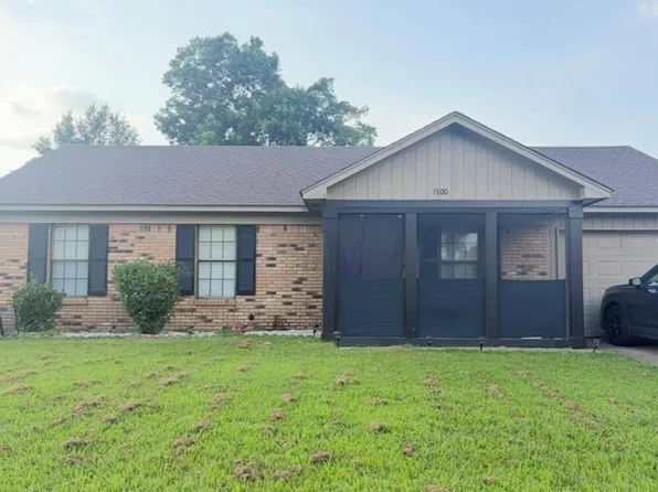1300 Goodwin Ave, West Memphis, AR 72301