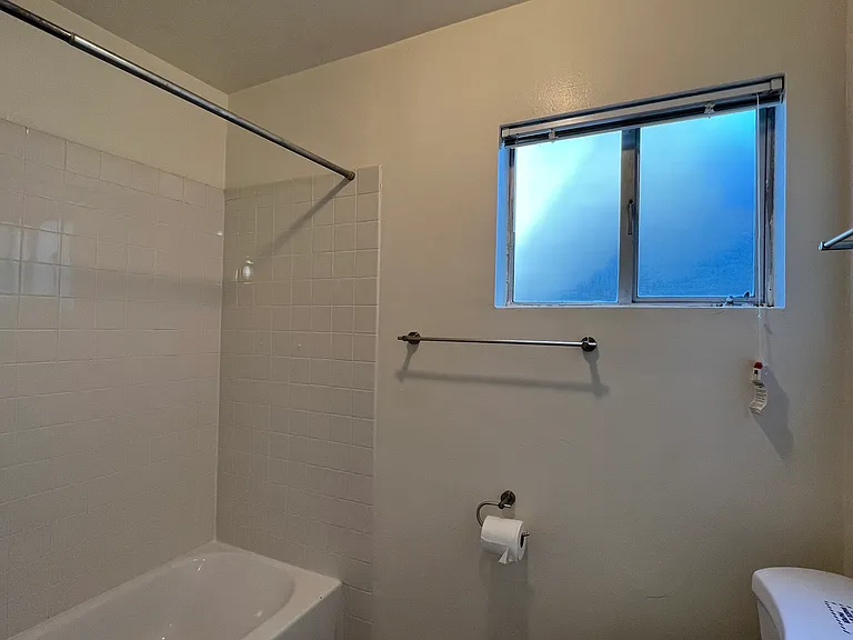 2541-2569 Le Conte Ave — Photo 13