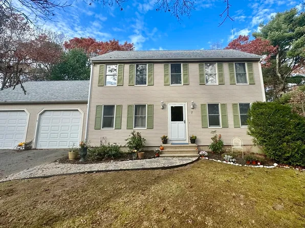 7 Oakwood Dr, Bourne, MA 02532
