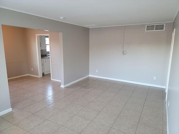4th image of 795 E 1st Pl