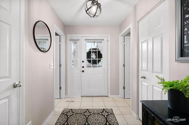 938 Little Falls Ct — Photo 2