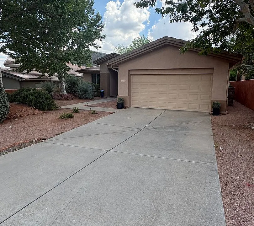 110 E Bighorn Ct