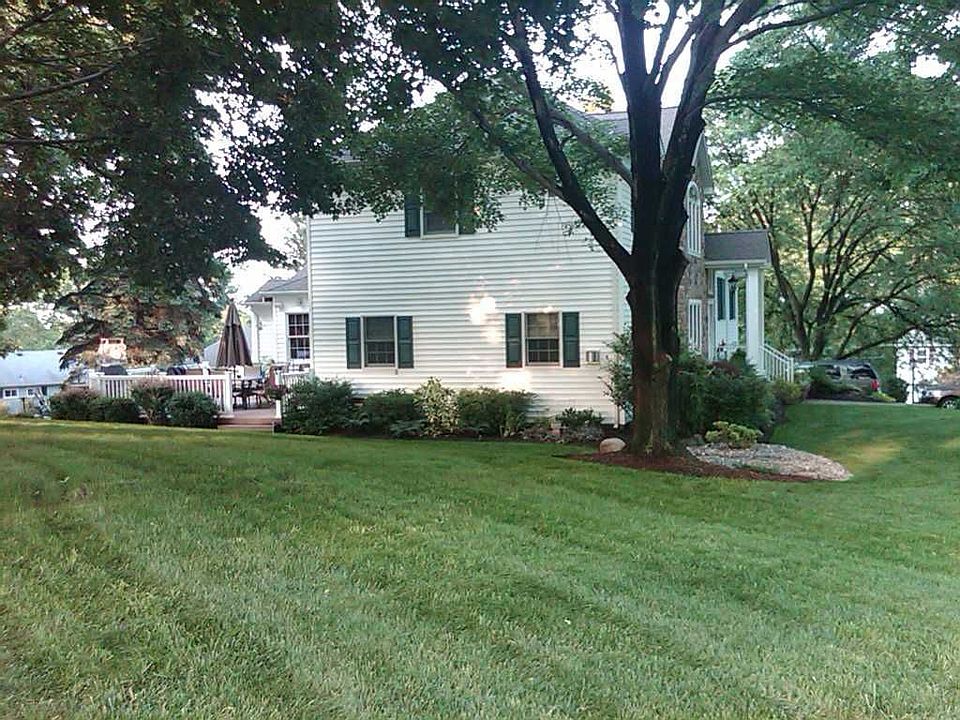 2nd image of 1 Holley St