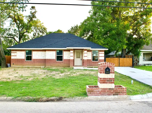 2208 N Beaton St, Corsicana, TX 75110