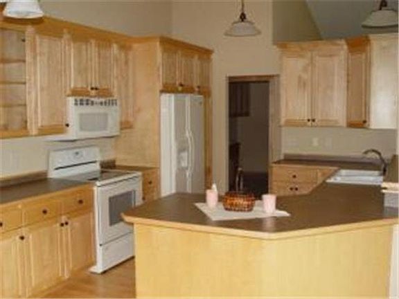 4th image of 2435 NW Majestic #1