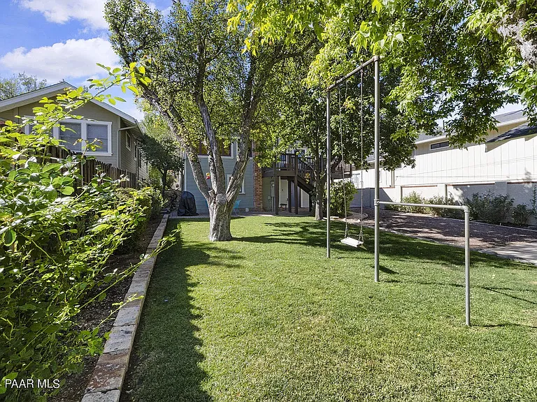 301 S Mount Vernon Ave — Photo 6