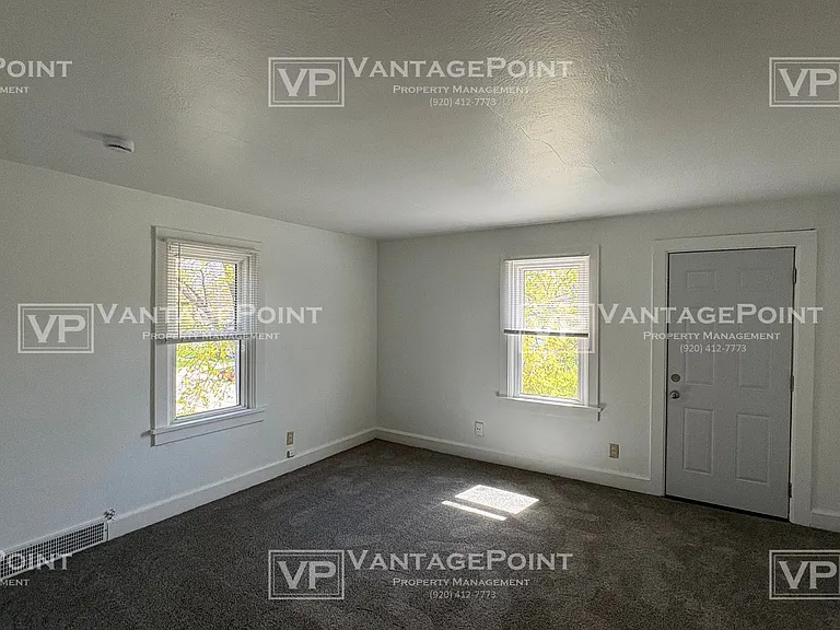 836 11th Ave — Photo 5