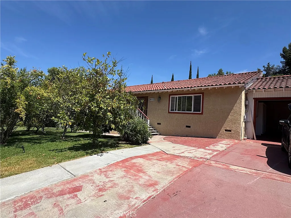 6 bed, 2713 sqft, $5,008 — Photo 3