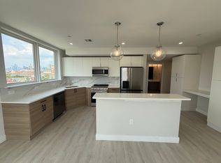 22 Brook St #403B, Jersey City, NJ 07302