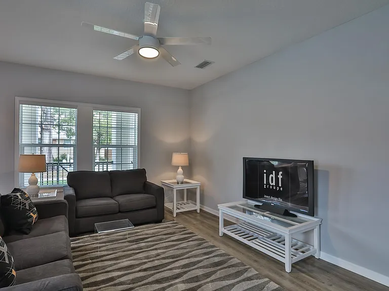 116 W Amelia Ave #A — Photo 6
