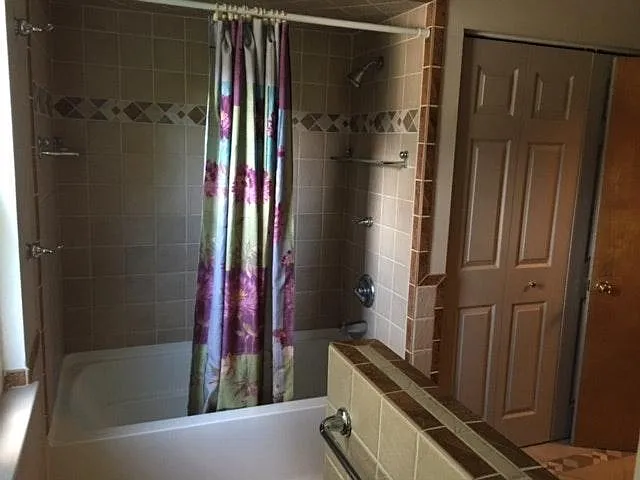 Bathroom at 2nd Flr (conneted to Master bedroom)