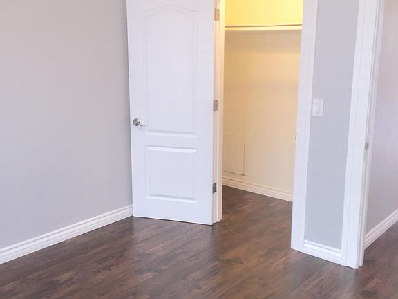 3rd image of 4257 Rosewood Ave