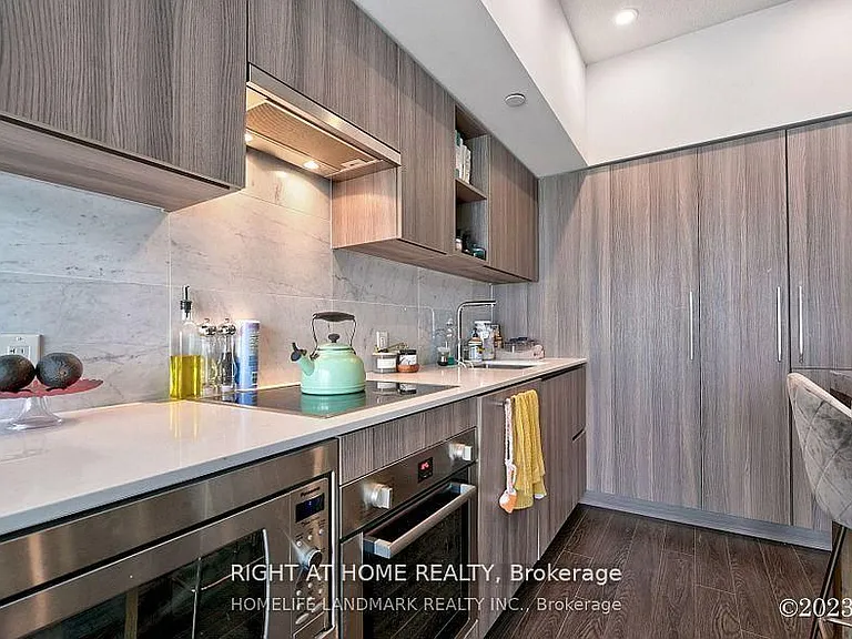 19 Bathurst St #3309 — Photo 4