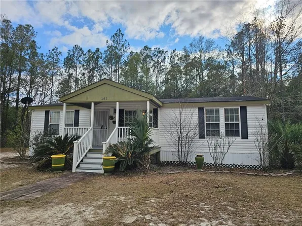 181 Drury Ln, Hortense, GA 31543