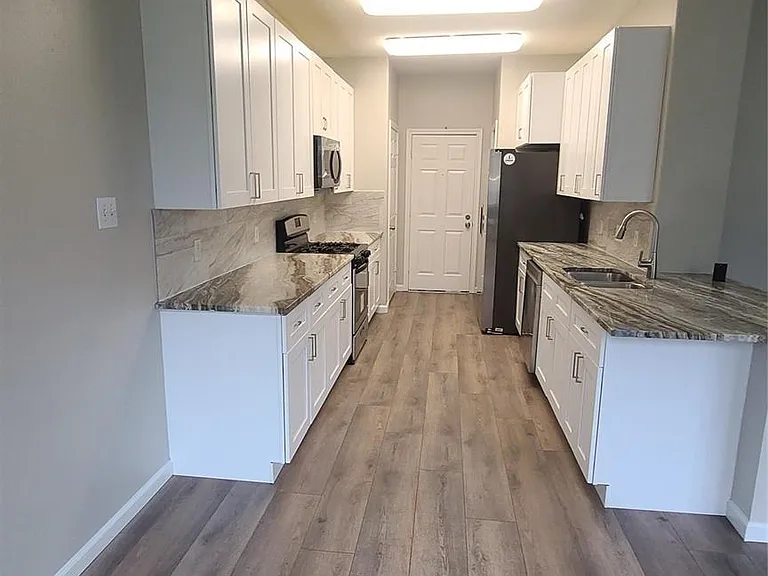 17242 Oakwood Chase Dr — Photo 5