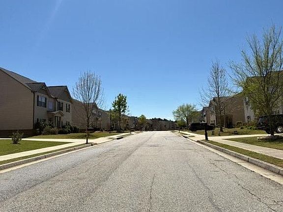 5th image of 135 Oakwood Dr