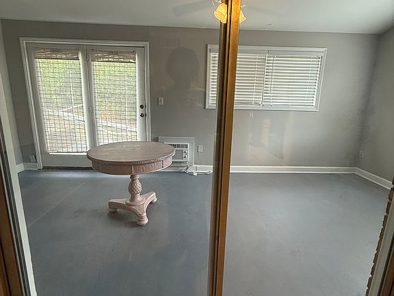 3rd image of 7602 Hunt Club Rd APT B106