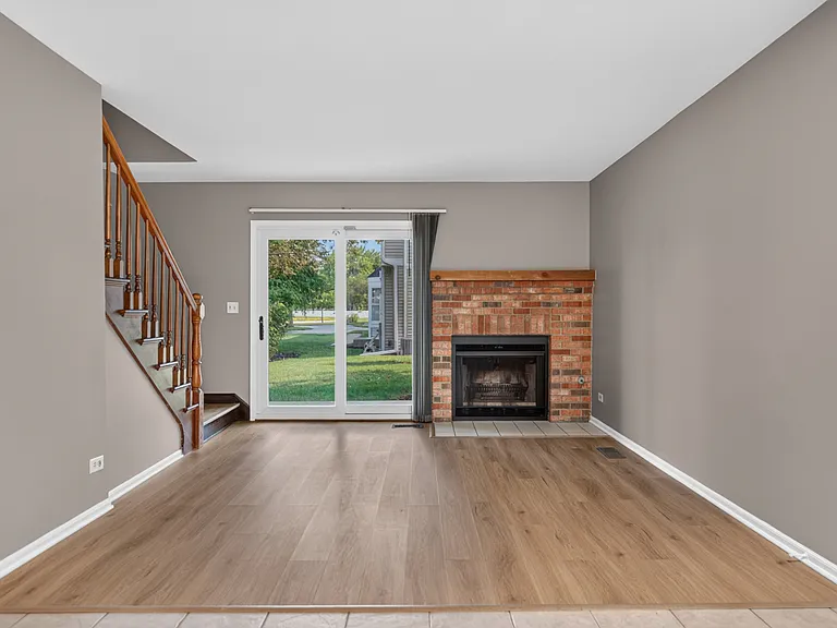 485 Nicole Dr #D — Photo 4