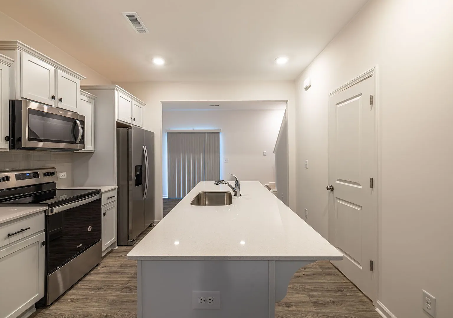 Beautiful 2-Bedroom Townhome With Front Porch & Easy I-85 Access- November 2026 — Photo 4