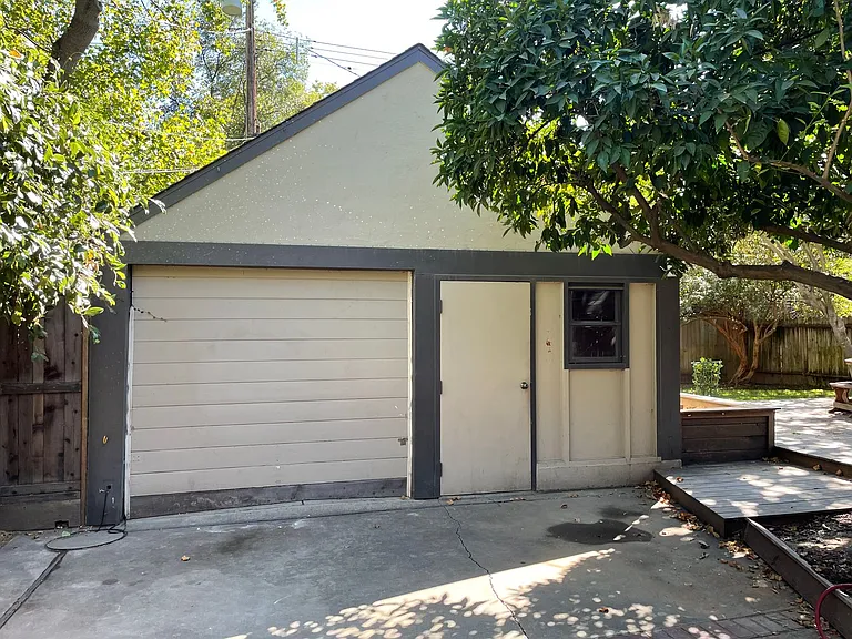4812 T St — Photo 21