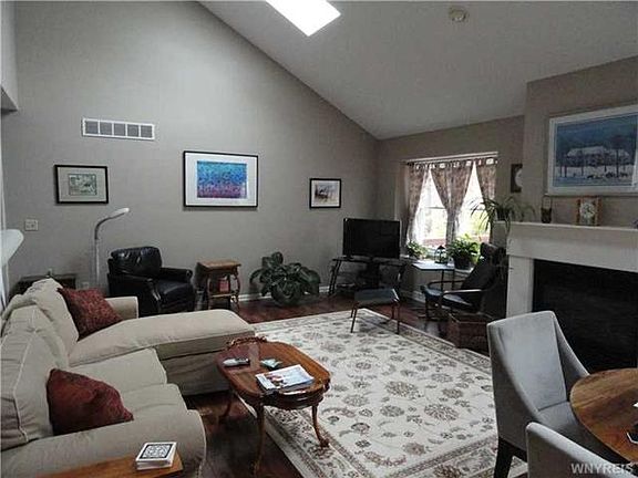 3rd image of 1625 Old Manor Dr