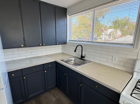 126 Athania Pkwy APT D