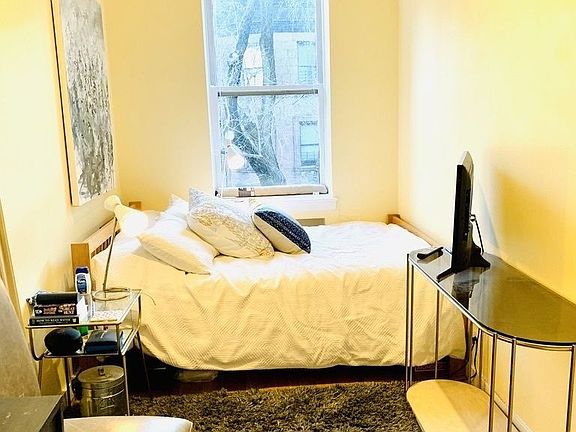 5th image of 49 W 94th St APT 4F